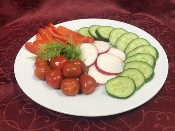 Нарезка из свежих овощей с помидорами черри (под заказ)